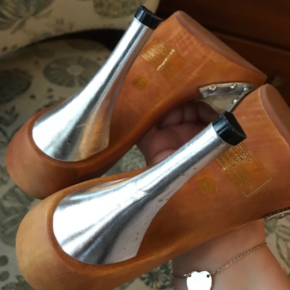 Clear Sandal Heels with crystal buckle - size 8.5 - Picture 9 of 12